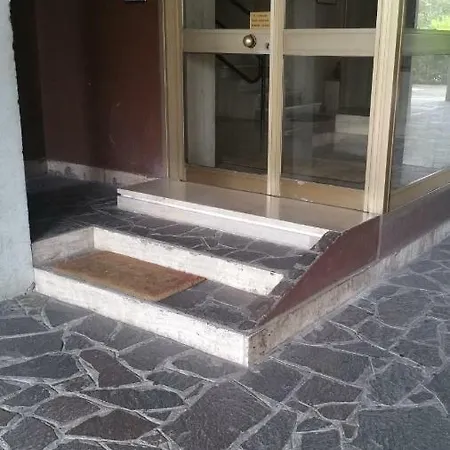 Cinecitta'est * Ρώμη
